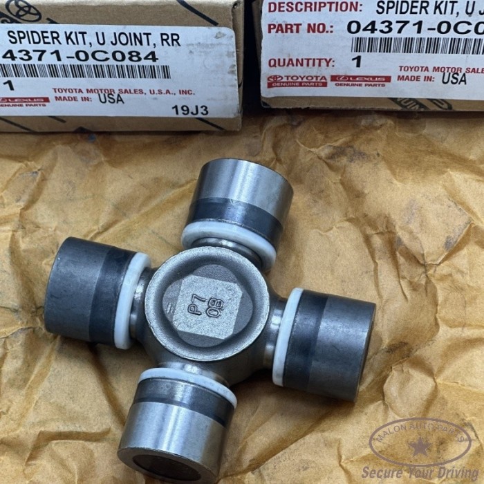 thumbnail image 2 of Genuine Toyota Rear U-Joint For 4Runner Tacoma – 04371-60100 Propeller Shaft Spider 2 of 6